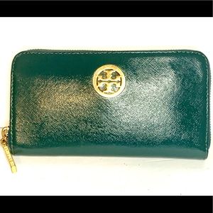 Tory Burch Robinson Long Wallet